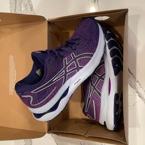 ASICS Gel-Nimbus 24: Women’s Sz 7.5 (normal width)